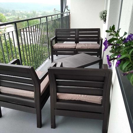 Апартаменты Apartament Julia Леско Экстерьер фото